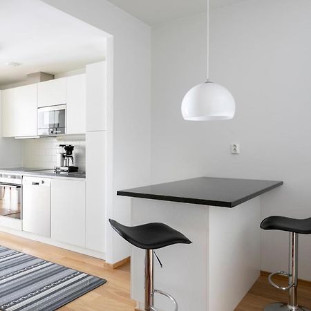 2Ndhomes Cozy 1Br Apartment With Balcony By The Central Station Helsinki Eksteriør billede
