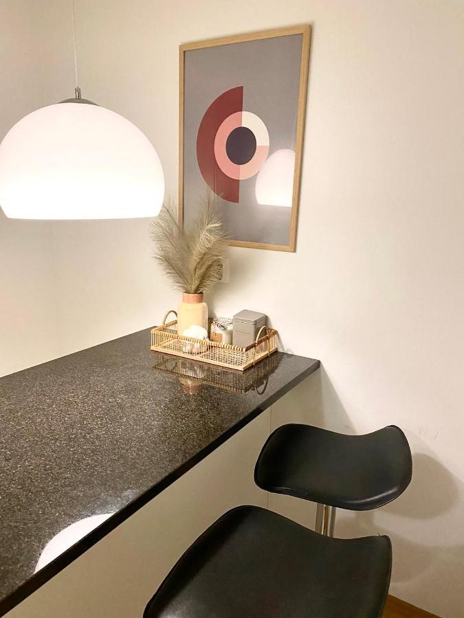 2Ndhomes Cozy 1Br Apartment With Balcony By The Central Station Helsinki Eksteriør billede