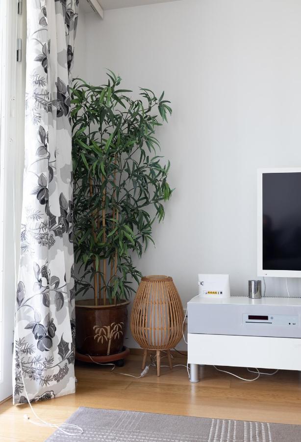 2Ndhomes Cozy 1Br Apartment With Balcony By The Central Station Helsinki Eksteriør billede