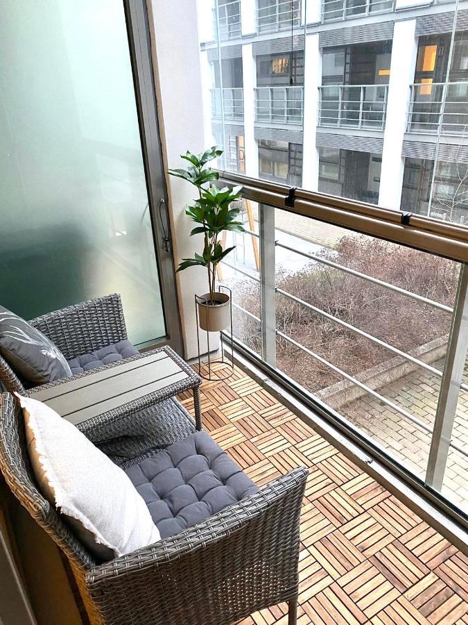 2Ndhomes Cozy 1Br Apartment With Balcony By The Central Station Helsinki Eksteriør billede